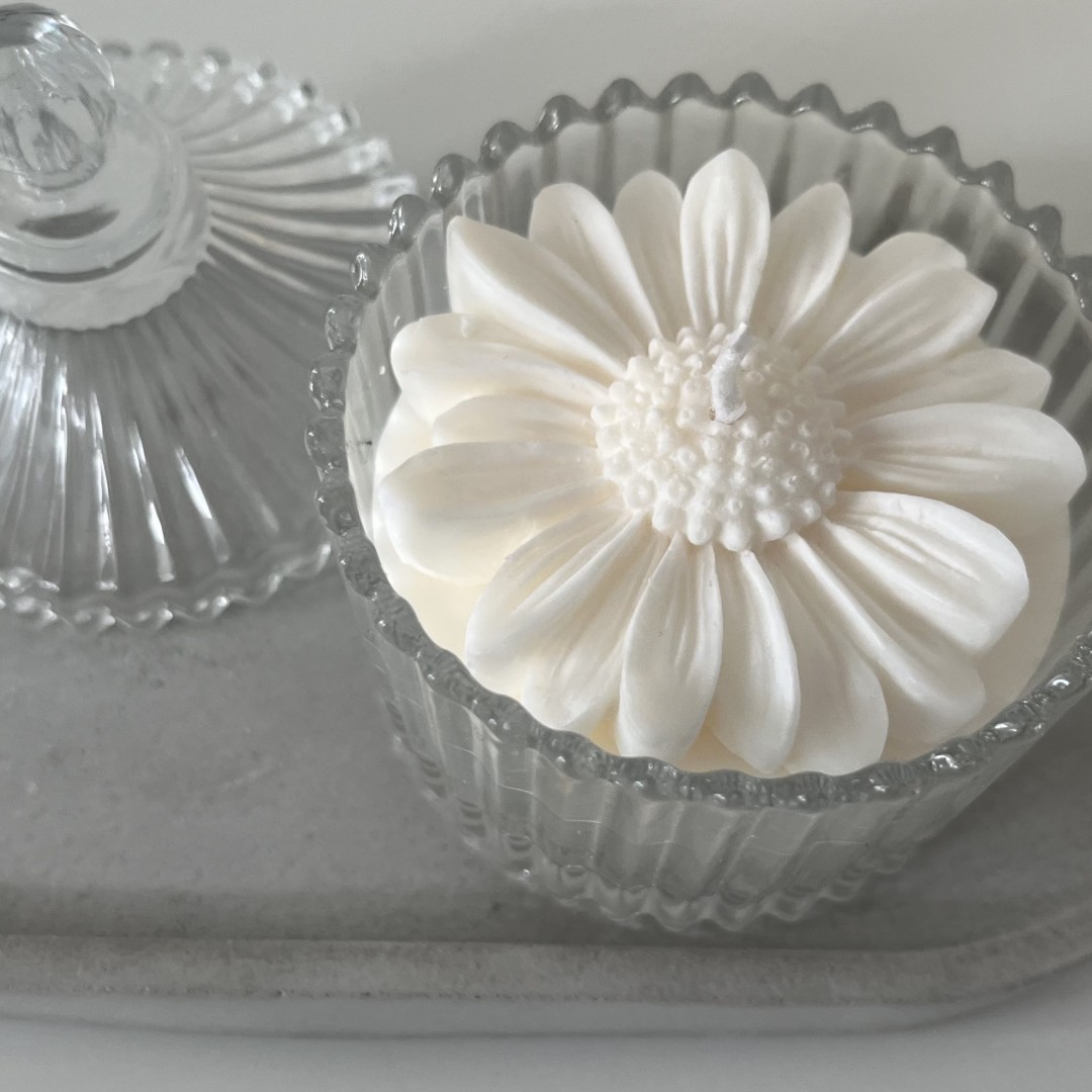 votive-candle-holder-with-flower
