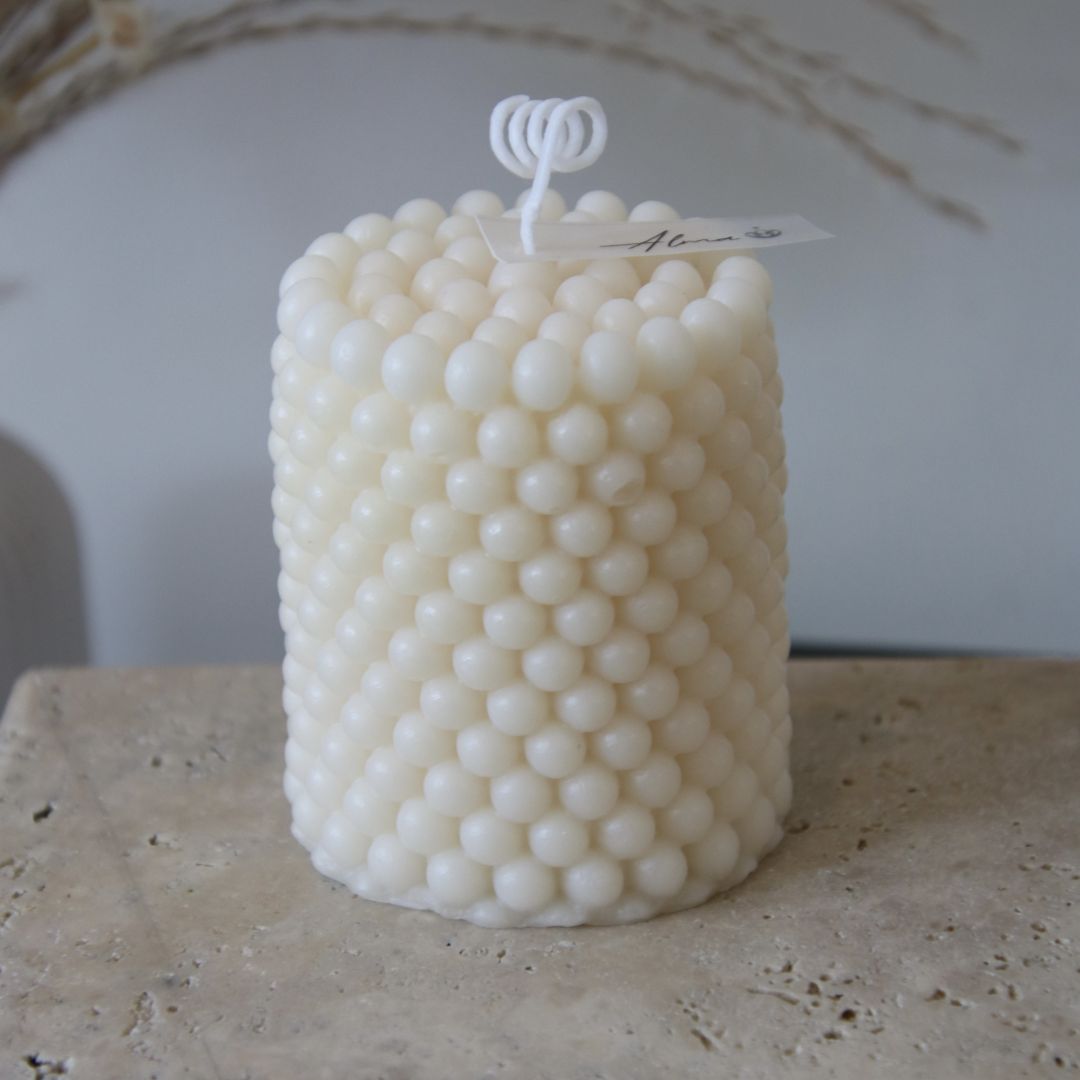 pearl-cilindrical-pillar-and-diamond-candle-48